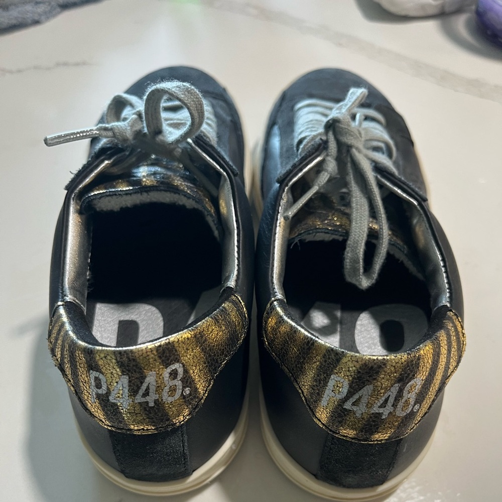 Black and Gold P448
